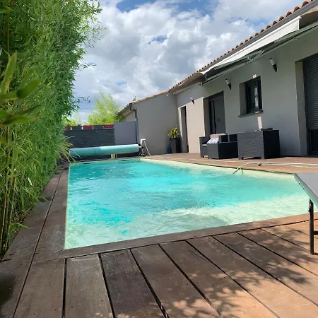 Cosy Avec Piscine Villa Pierrelatte